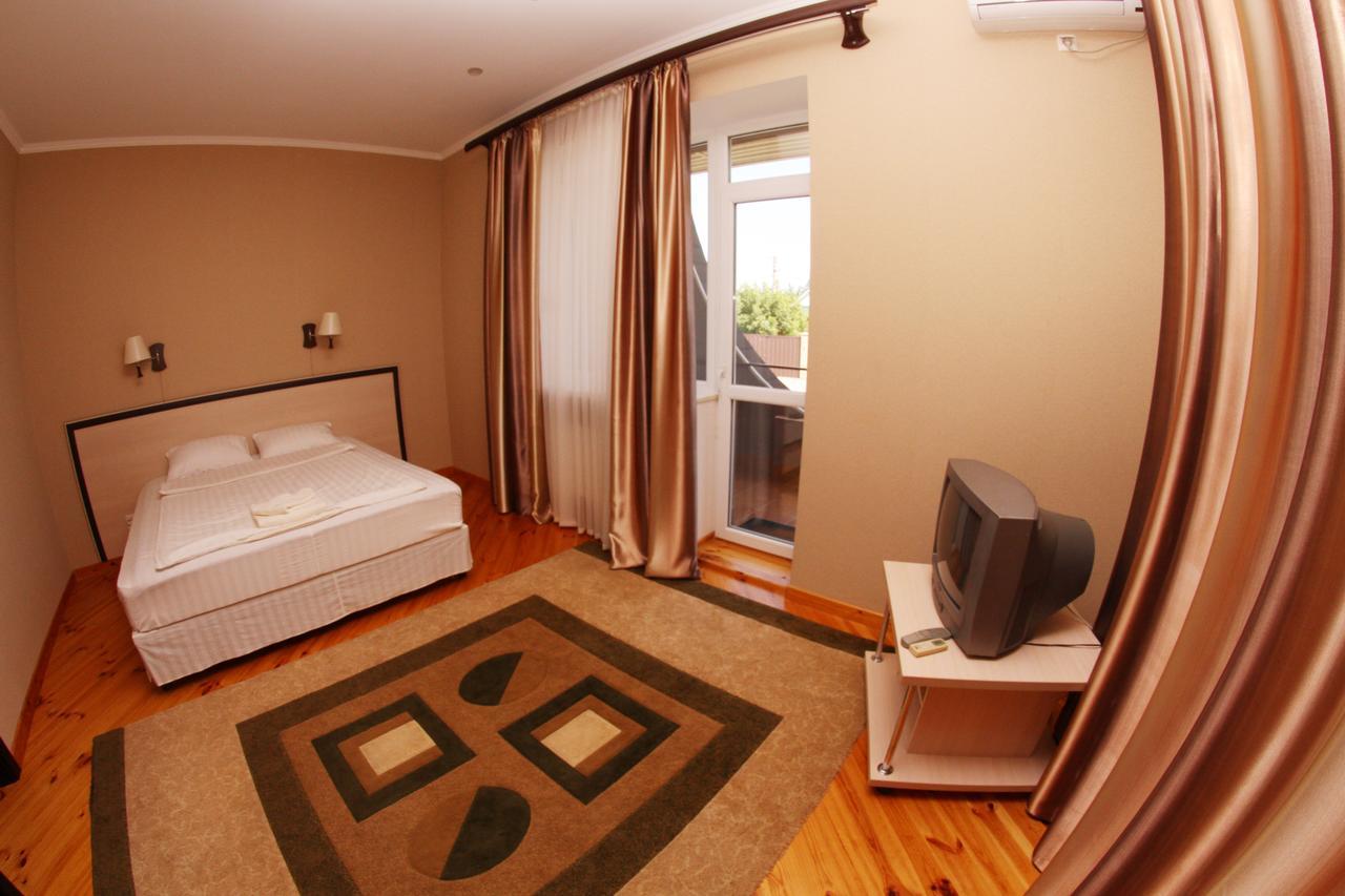Hotel Uyut Tschernihiw Exterior foto